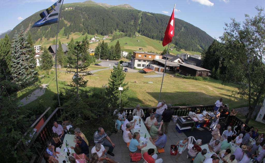 Chalet-Hotel Larix Davos Exterior photo
