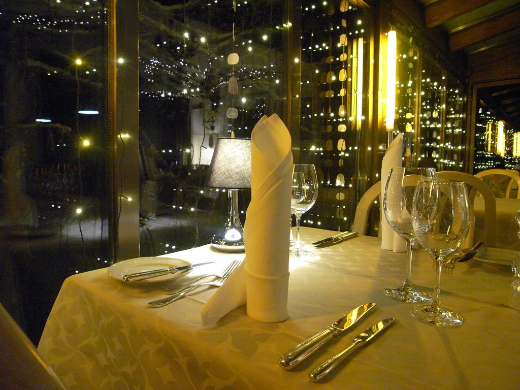 Chalet-Hotel Larix Davos Exterior photo